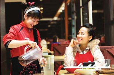 海底撈把餐飲行業帶“跑偏”了,服務真的就比產品重要嗎?