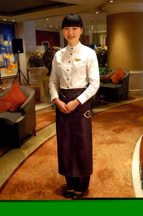 你會讓你的女朋友去做餐飲服務員嗎?