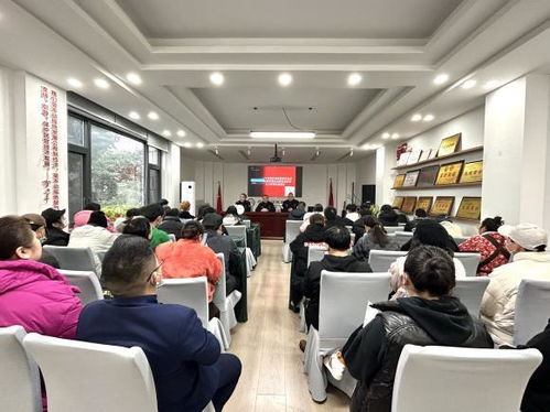 涪城區召開餐飲服務單位創建國家食品安全示范城市暨企業落實食品安全主體責任培訓會