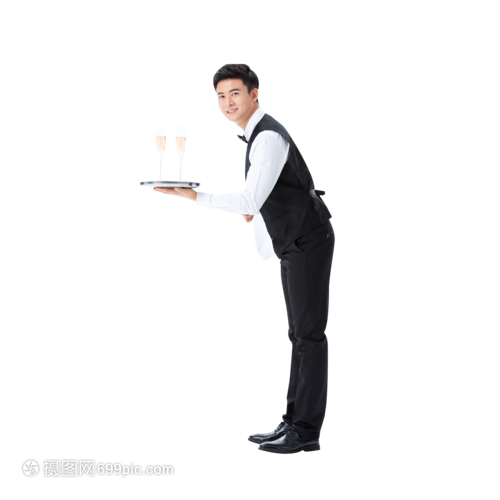 手捧香檳杯服務的男性服務員